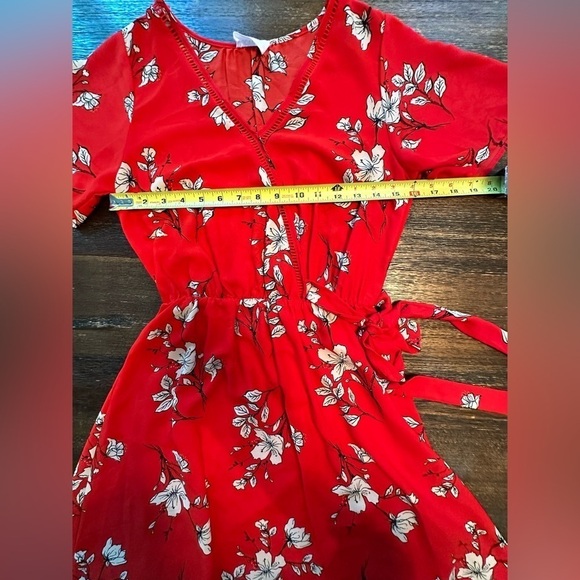 Women’s Sienna Sky Red White Floral Wrap Style Dress Sz Small Feminine Romantic - Picture 12 of 12